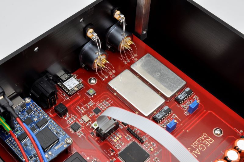 DACA101_InsideVerySmall